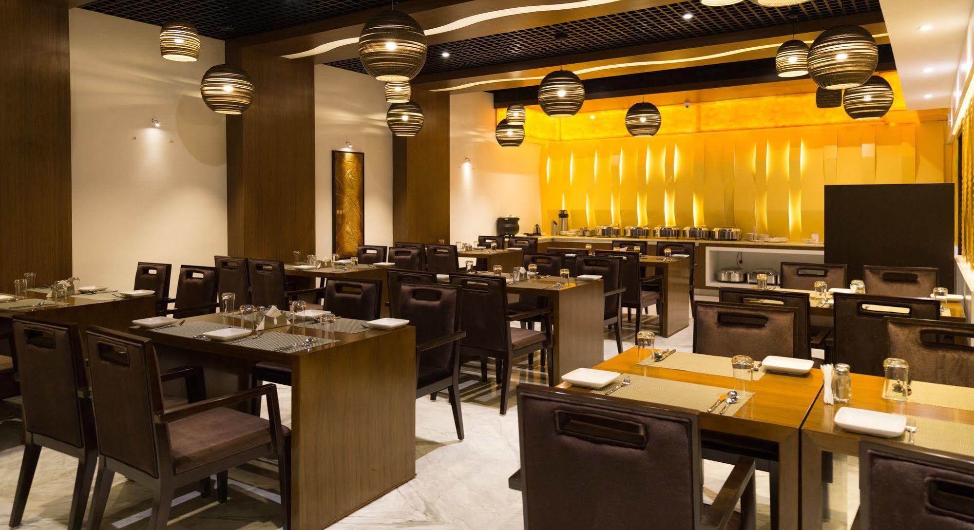 Hotel Oxina Lygon Tiruchirappalli Exterior photo