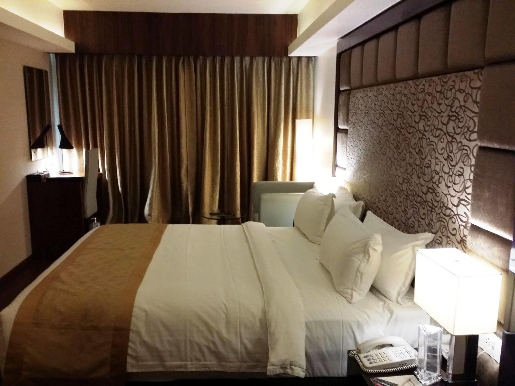 Hotel Oxina Lygon Tiruchirappalli Exterior photo